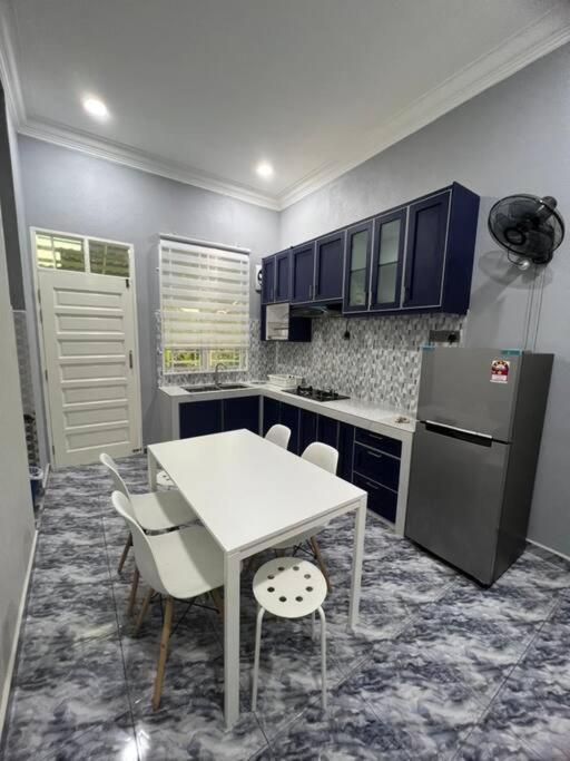 Majestic Homestay - Pasir Puteh Exterior foto
